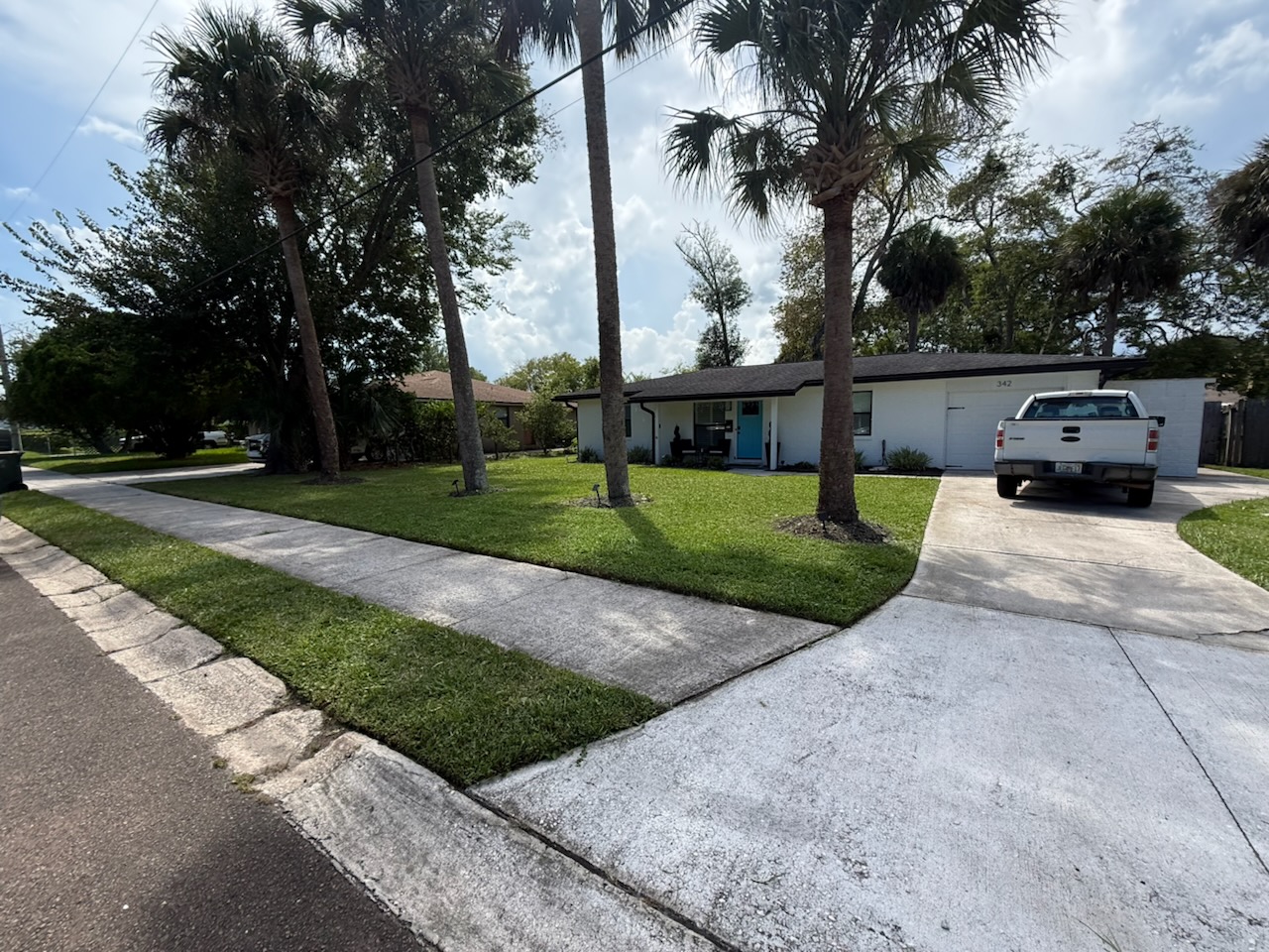 Mowed Lawn & Edged Walkways